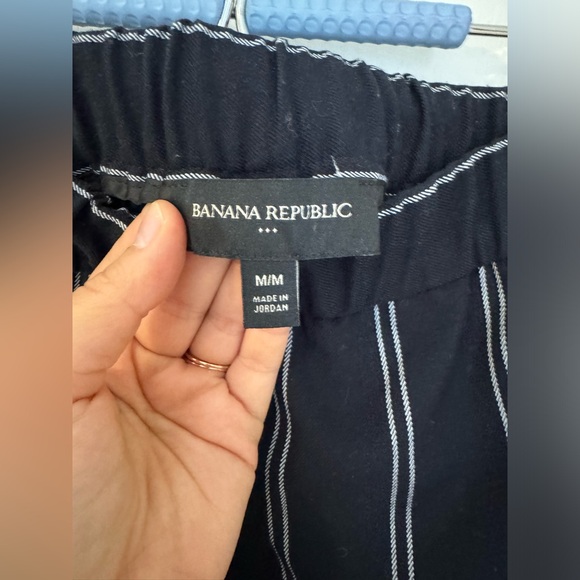 Banana Republic Women’s Stripped Dress Pants (medium) - Picture 2 of 2